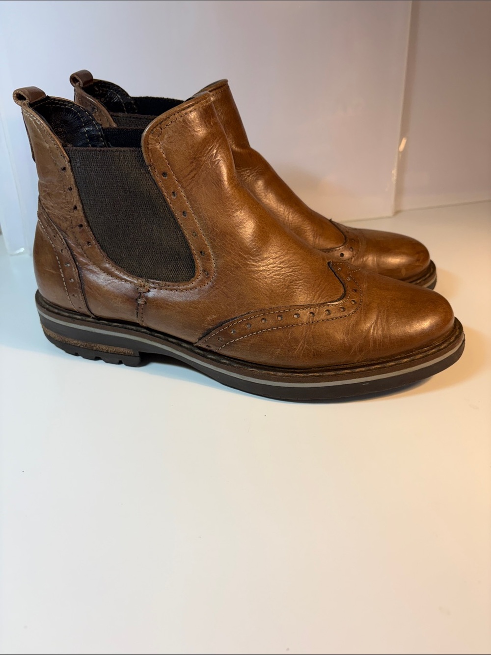 Avenue Brown Leather Chukka Chelsea Boots